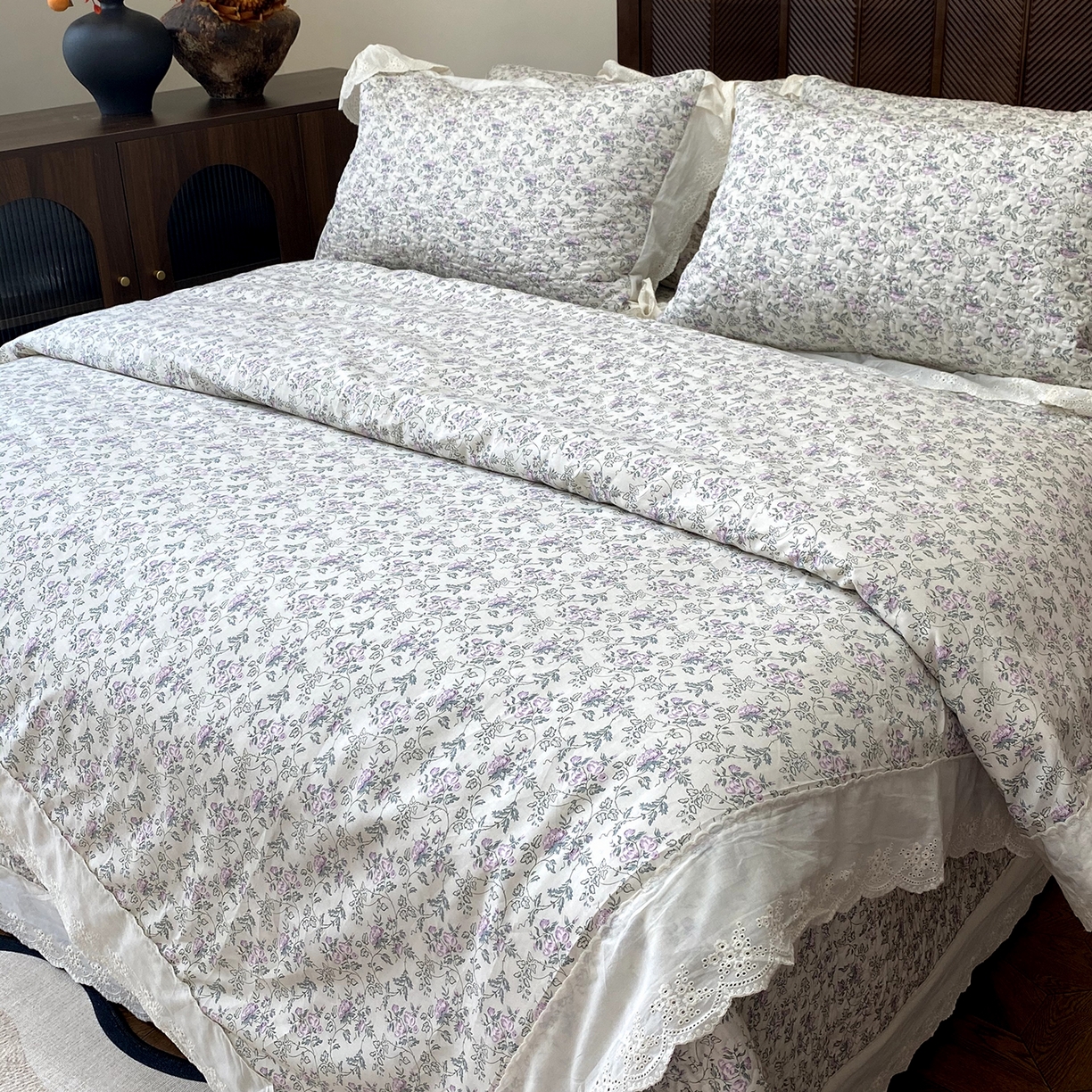 91家纺网 家纺一手货源 找家纺 奈萝家纺 2025新款13372全棉法式大花边床盖被套四件套 艾薇