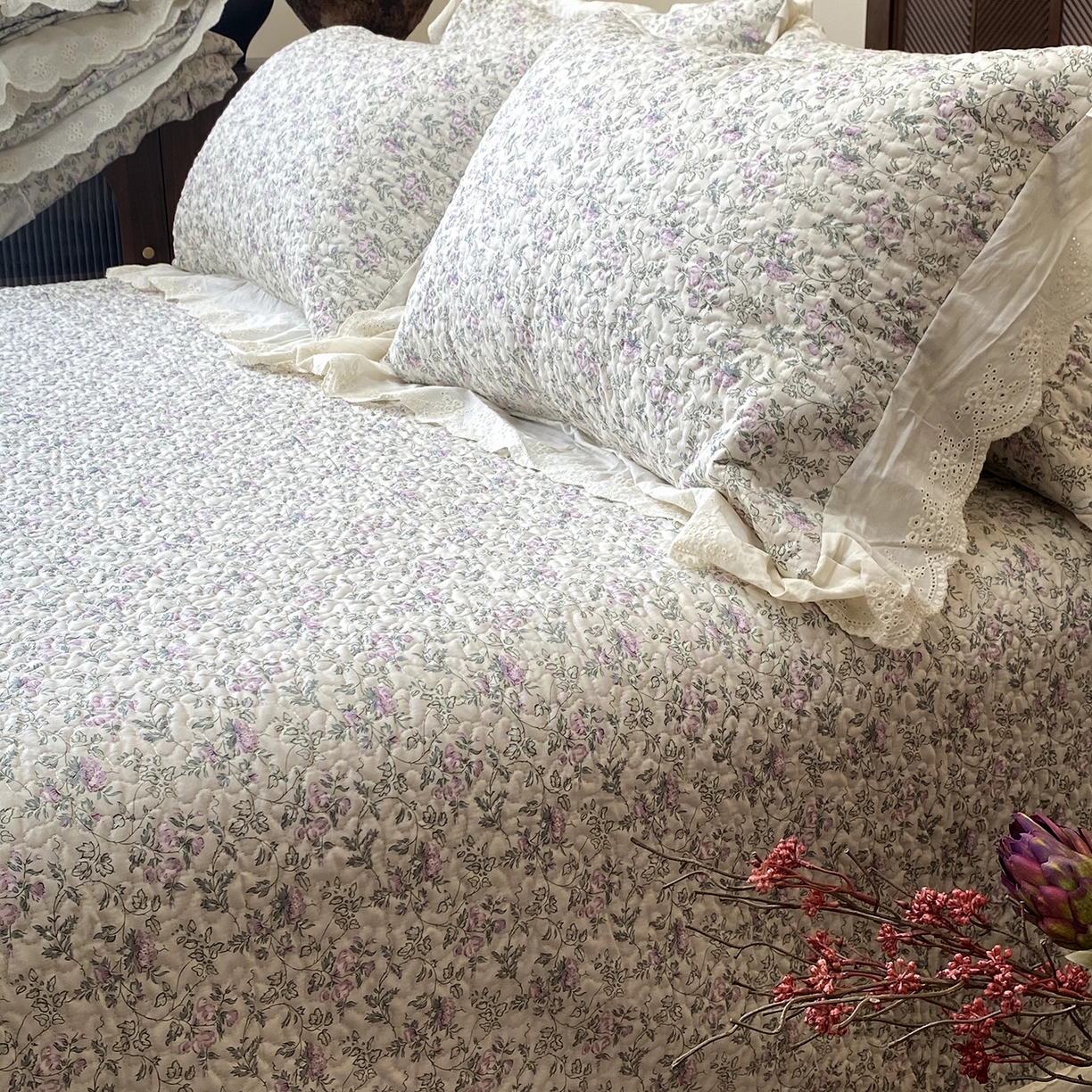 91家纺网 家纺一手货源 找家纺 奈萝家纺 2025新款13372全棉法式大花边床盖被套四件套 艾薇