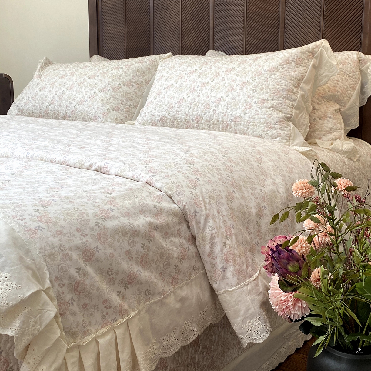 91家纺网 家纺一手货源 找家纺 奈萝家纺 2025新款13372全棉法式大花边床盖被套四件套 玫瑰的故事