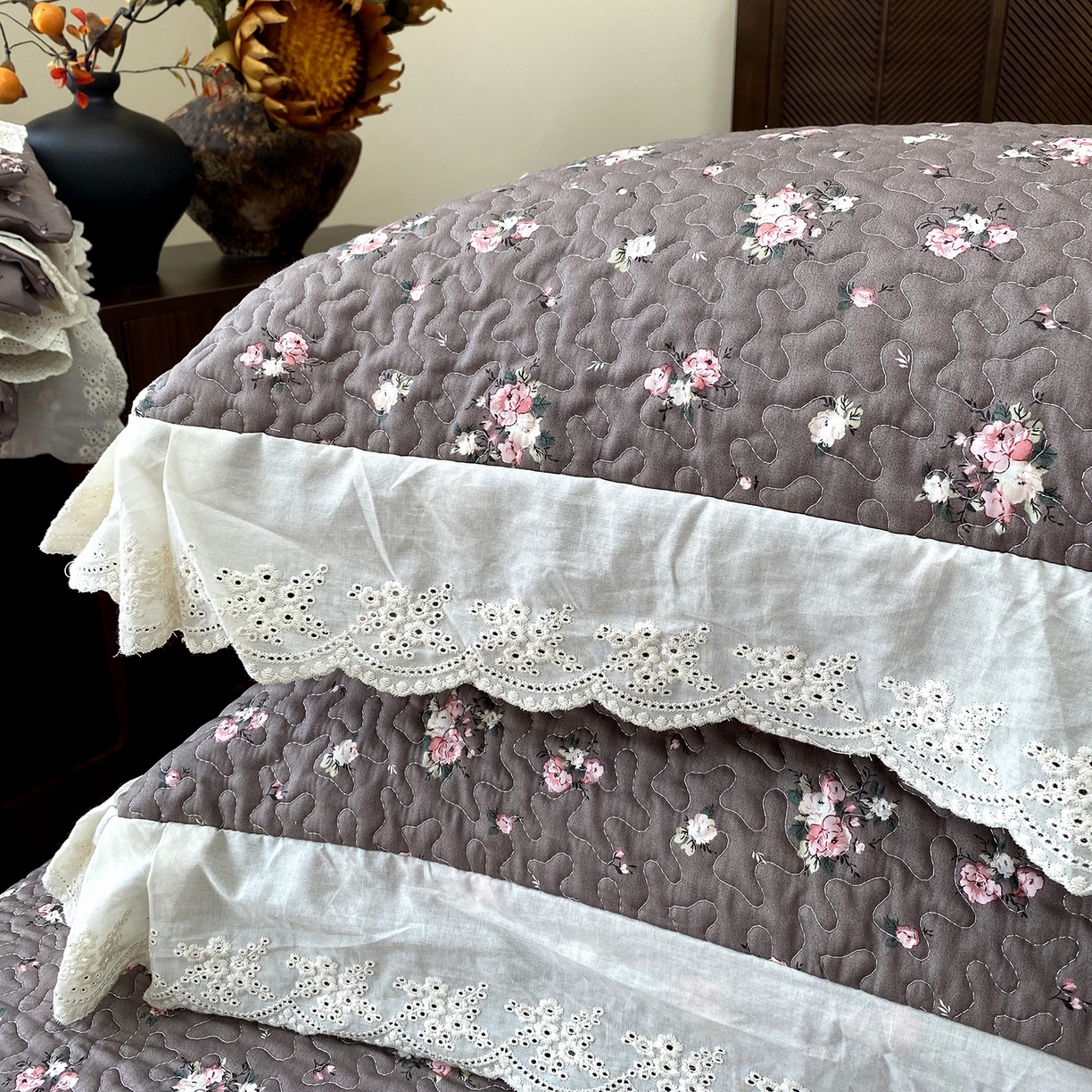 91家纺网 家纺一手货源 找家纺 奈萝家纺 2025新款13372全棉法式大花边床盖被套四件套 米雅