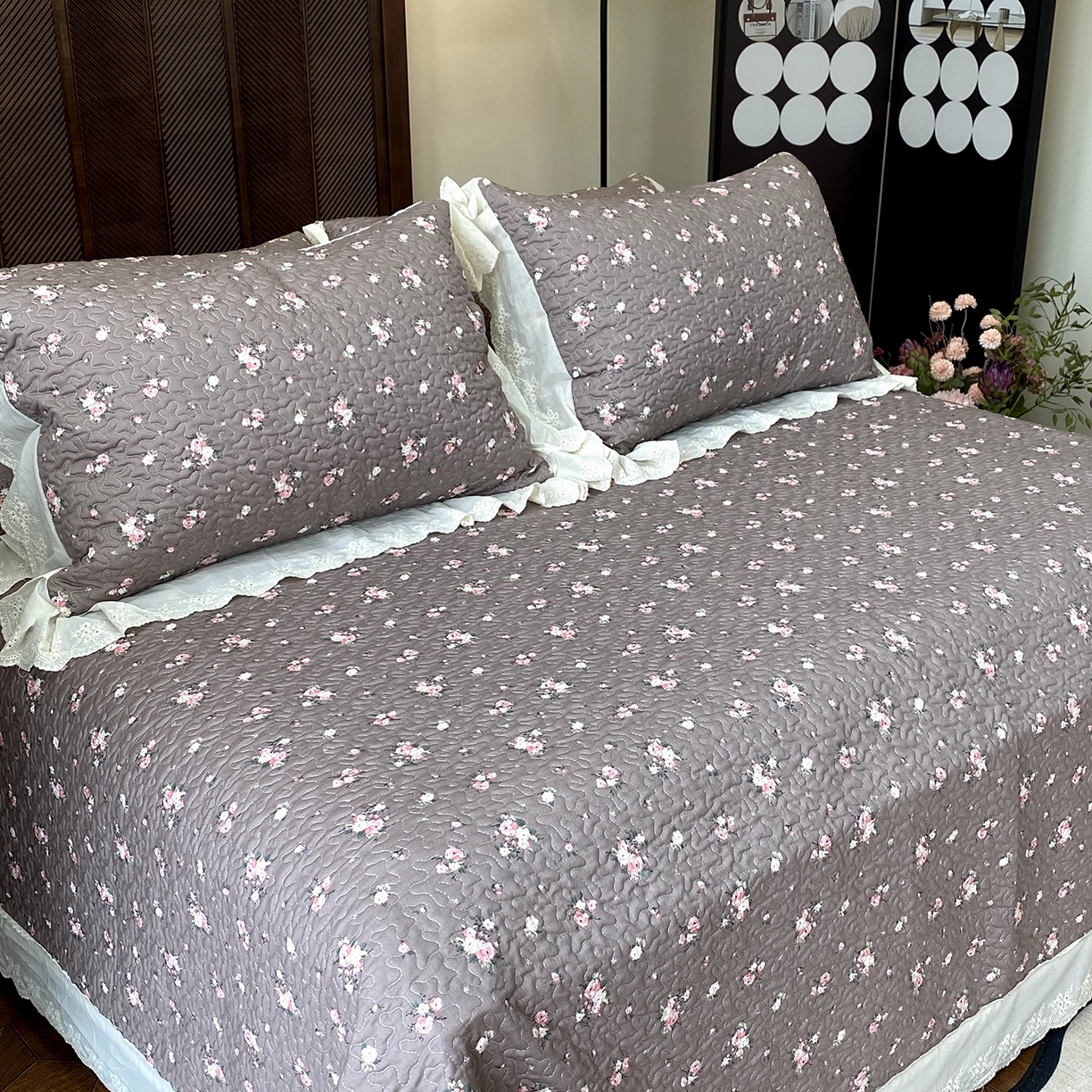 91家纺网 家纺一手货源 找家纺 奈萝家纺 2025新款13372全棉法式大花边床盖被套四件套 米雅