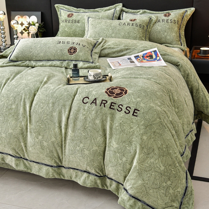 91家纺网 家纺一手货源 找家纺 （总）妮恒美家纺 2025新款高克重牛奶绒刺绣四件套-山茶花系列