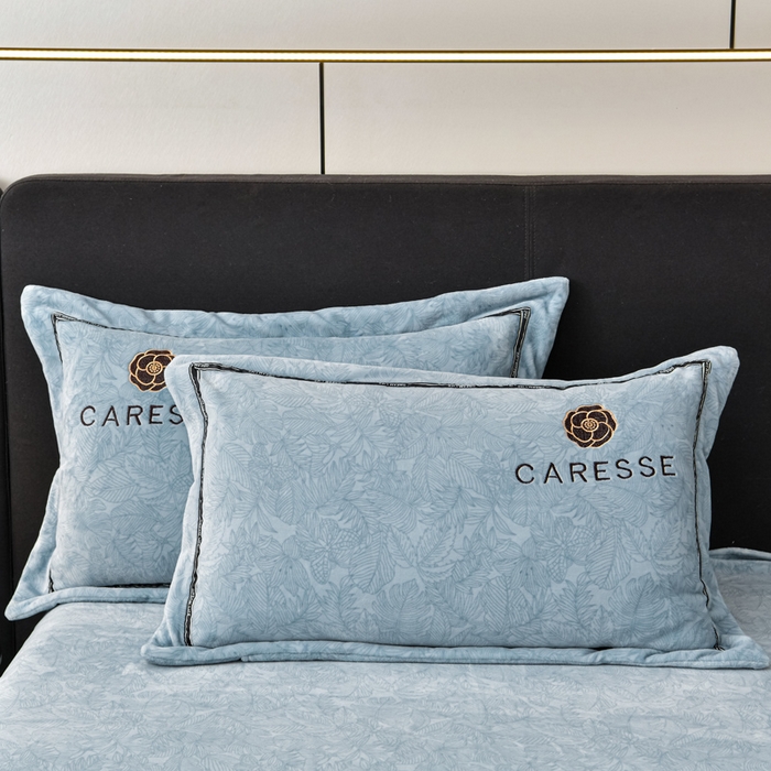 91家纺网 家纺一手货源 找家纺 （总）妮恒美家纺 2025新款高克重牛奶绒刺绣四件套-山茶花系列