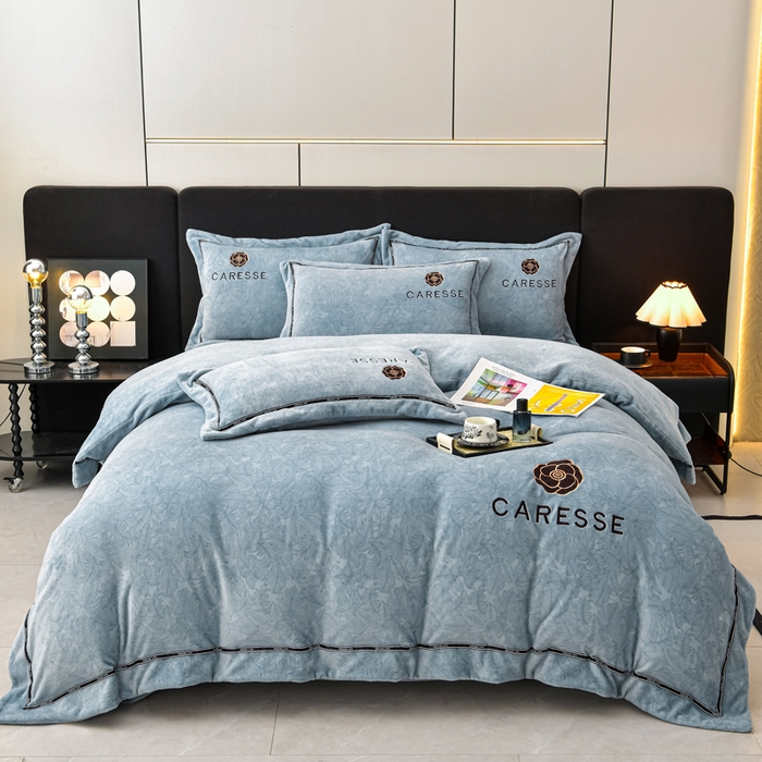 91家纺网 家纺一手货源 找家纺 （总）妮恒美家纺 2025新款高克重牛奶绒刺绣四件套-山茶花系列