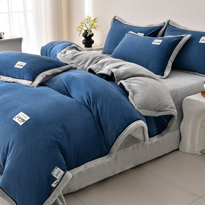 91家纺网 家纺一手货源 找家纺 （总）妮恒美家纺 2025新款高克重直播纯色牛奶绒宽边工艺款四件套