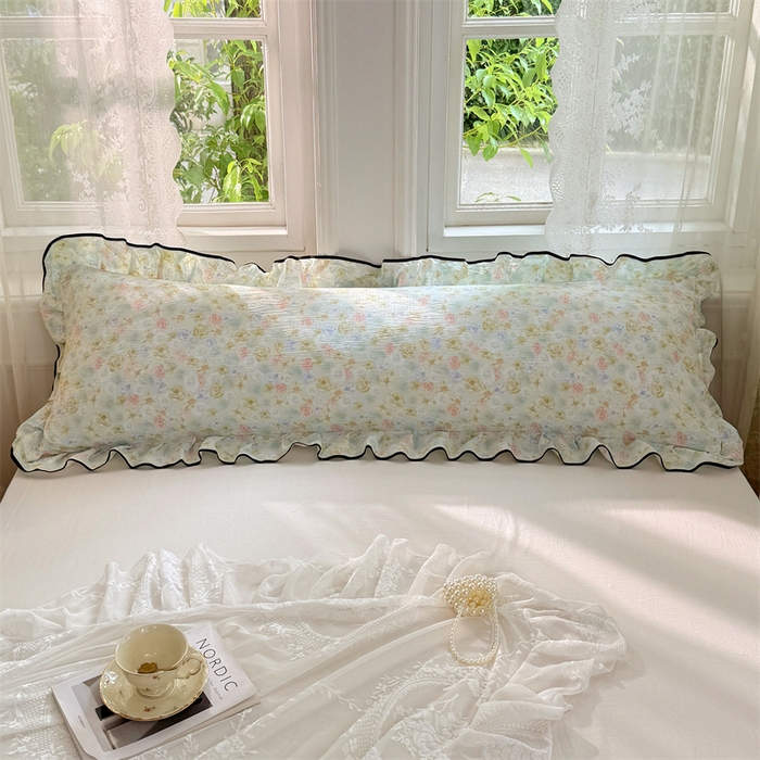 91家纺网 家纺一手货源 找家纺 梦舒羽 2025新款云感双层纱双人花边枕套情侣双人1.5m枕芯套1.8床枕头套 春日初见