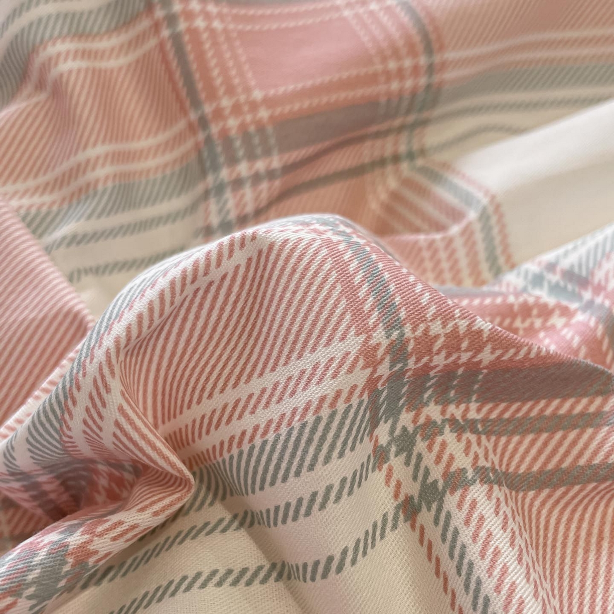 91家纺网 家纺一手货源 找家纺 涵宸家纺 2025新款全棉简约款四件套 莫妮粉