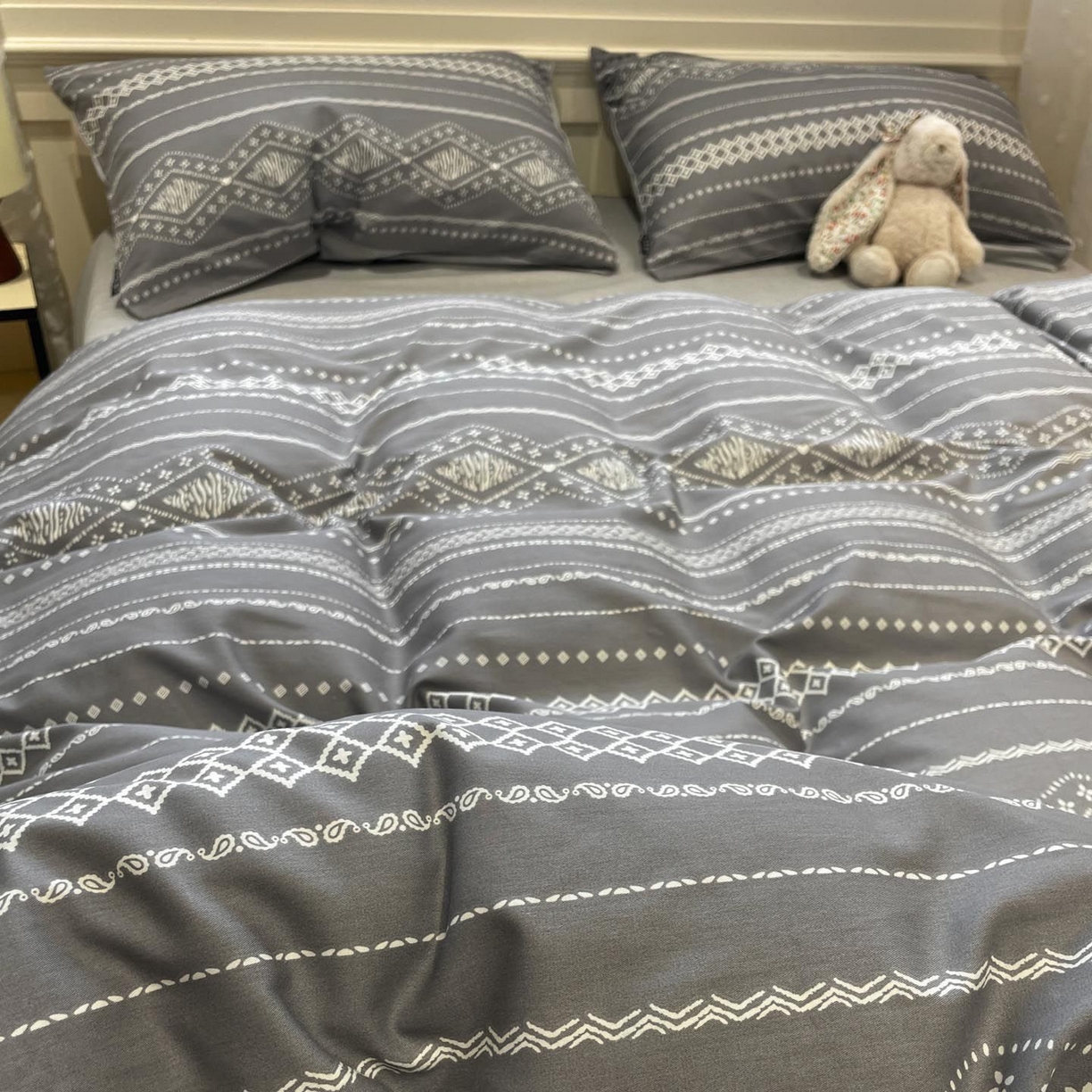 91家纺网 家纺一手货源 找家纺 涵宸家纺 2025新款全棉简约款四件套 维诺-灰