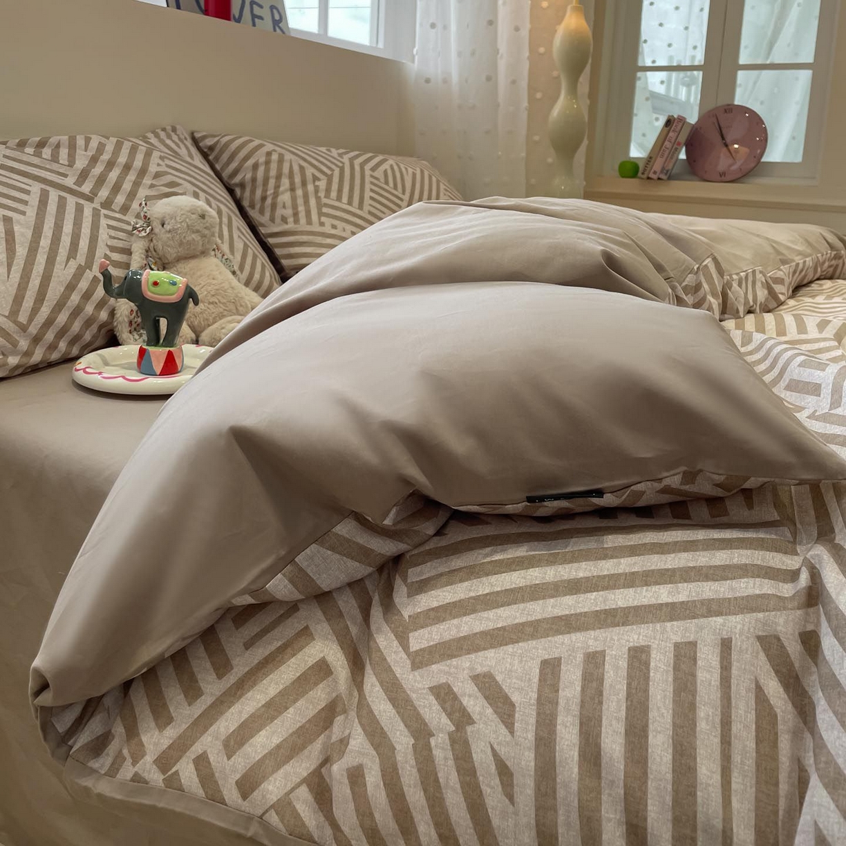 91家纺网 家纺一手货源 找家纺 涵宸家纺 2025新款全棉简约款四件套 艺术图