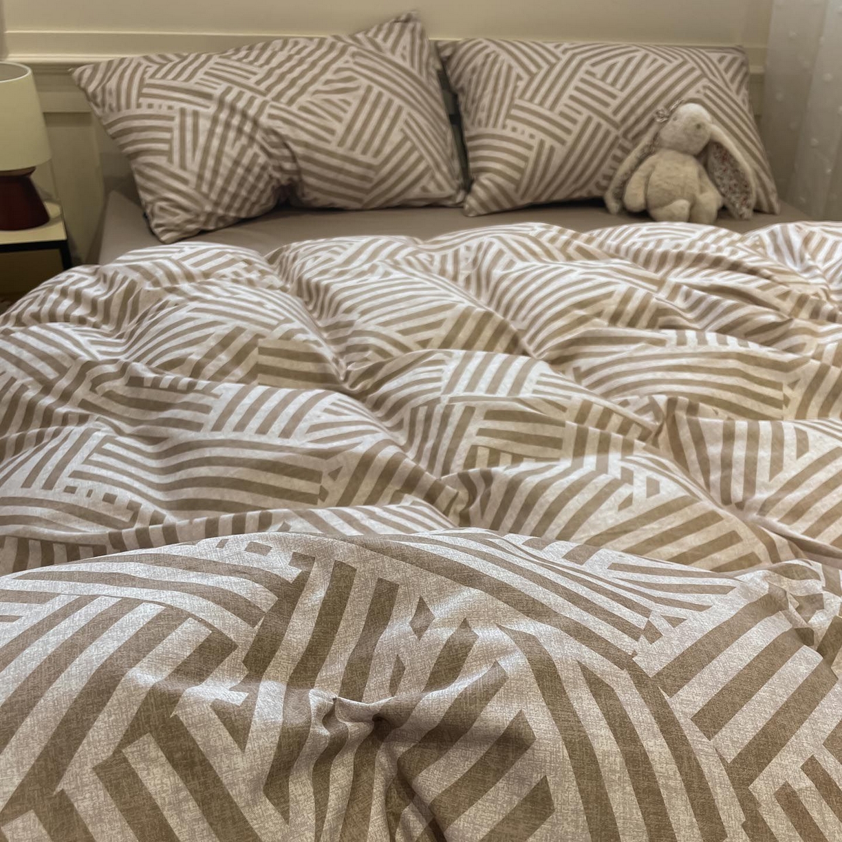 91家纺网 家纺一手货源 找家纺 涵宸家纺 2025新款全棉简约款四件套 艺术图