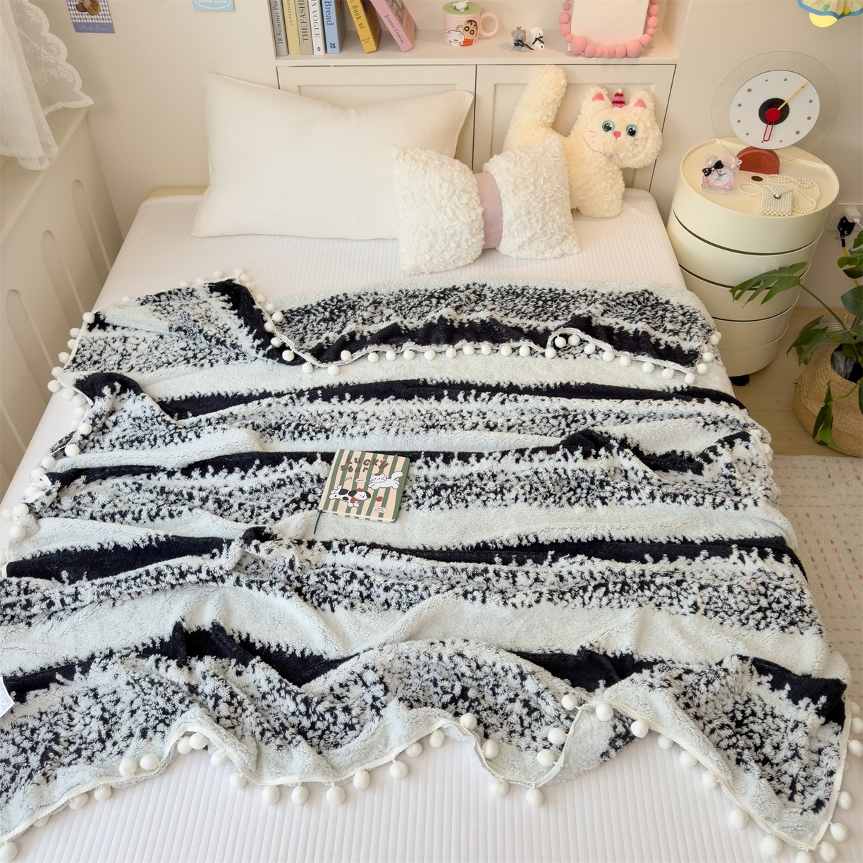 91家纺网 家纺一手货源 找家纺 （总）丝幔家纺 2025新款星绒梦语毛球多功能毛毯毯子-森语雪球