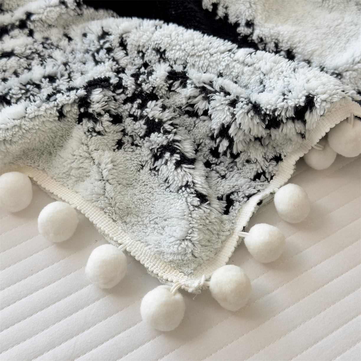 91家纺网 家纺一手货源 找家纺 （总）丝幔家纺 2025新款星绒梦语毛球多功能毛毯毯子-森语雪球