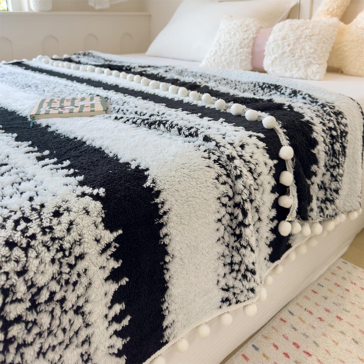 91家纺网 家纺一手货源 找家纺 （总）丝幔家纺 2025新款星绒梦语毛球多功能毛毯毯子-森语雪球