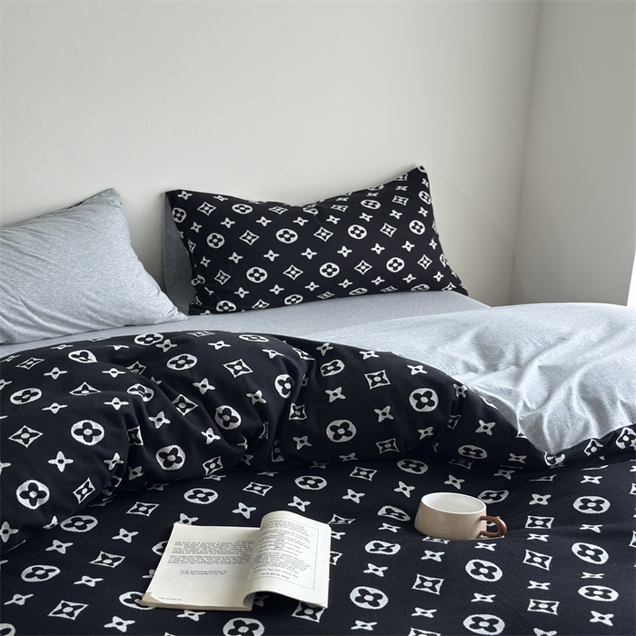 91家纺网 家纺一手货源 找家纺 梦可莱家居 2025秋冬新品全棉针织加厚提花四件套 路易-黑