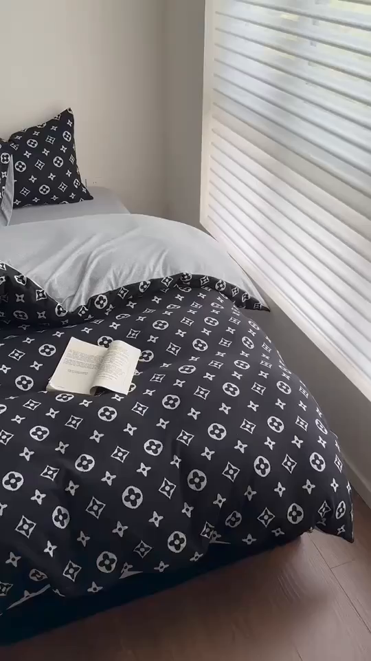 91家纺网 家纺一手货源 找家纺 梦可莱家居 2025秋冬新品全棉针织加厚提花四件套 路易-黑