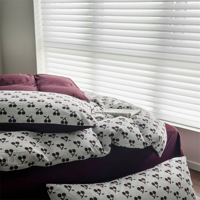 91家纺网 家纺一手货源 找家纺 梦可莱家居 2025秋冬新品全棉针织加厚提花四件套 樱桃