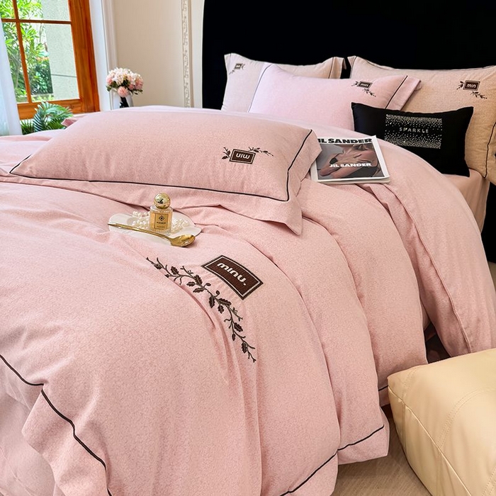 91家纺网 家纺一手货源 找家纺 （总）孑寐家纺 2025新款宽边拼角雕花绒床盖四件套