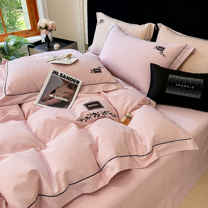 91家纺网 家纺一手货源 找家纺 孑寐家纺 2025新款全棉磨毛刺绣绣花四件套-简爱 简爱-粉色