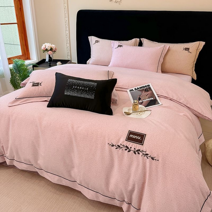 91家纺网 家纺一手货源 找家纺 孑寐家纺 2025新款全棉磨毛刺绣绣花四件套-简爱 简爱-粉色