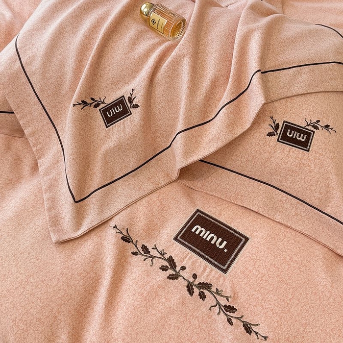 91家纺网 家纺一手货源 找家纺 孑寐家纺 2025新款全棉磨毛刺绣绣花四件套-简爱 简爱-橘色