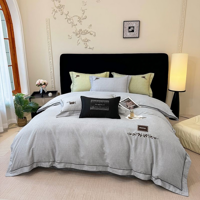 91家纺网 家纺一手货源 找家纺 孑寐家纺 2025新款全棉磨毛刺绣绣花四件套-简爱 简爱-蓝灰