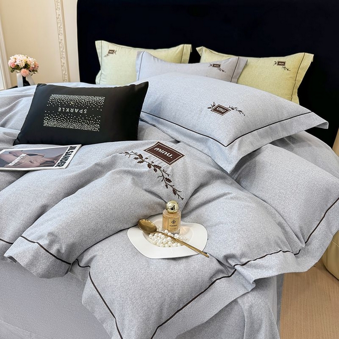 91家纺网 家纺一手货源 找家纺 孑寐家纺 2025新款全棉磨毛刺绣绣花四件套-简爱 简爱-蓝灰