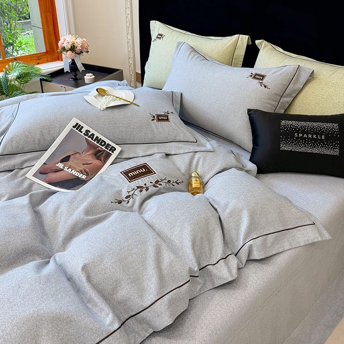 91家纺网 家纺一手货源 找家纺 孑寐家纺 2025新款全棉磨毛刺绣绣花四件套-简爱 简爱-蓝灰