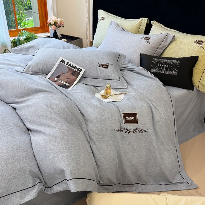 91家纺网 家纺一手货源 找家纺 孑寐家纺 2025新款全棉磨毛刺绣绣花四件套-简爱 简爱-蓝灰