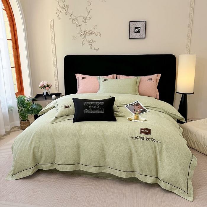 91家纺网 家纺一手货源 找家纺 孑寐家纺 2025新款全棉磨毛刺绣绣花四件套-简爱 简爱-绿色