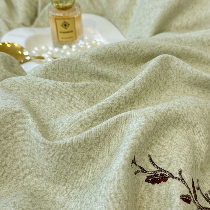 91家纺网 家纺一手货源 找家纺 孑寐家纺 2025新款全棉磨毛刺绣绣花四件套-简爱 简爱-绿色