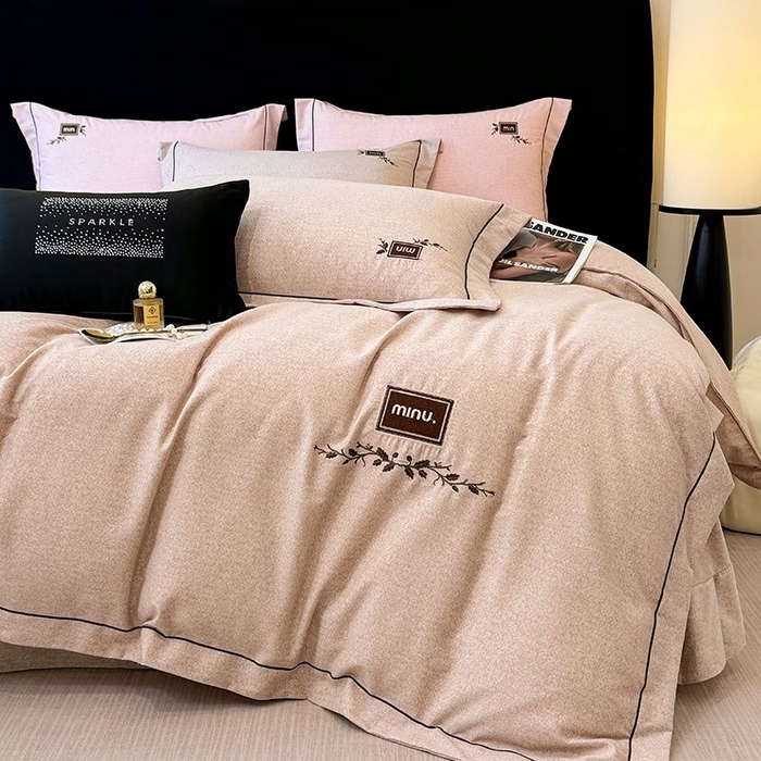 91家纺网 家纺一手货源 找家纺 孑寐家纺 2025新款全棉磨毛刺绣绣花四件套-简爱 简爱-浅咖