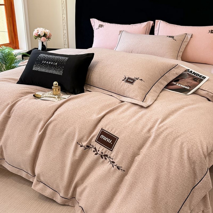 91家纺网 家纺一手货源 找家纺 孑寐家纺 2025新款全棉磨毛刺绣绣花四件套-简爱 简爱-浅咖