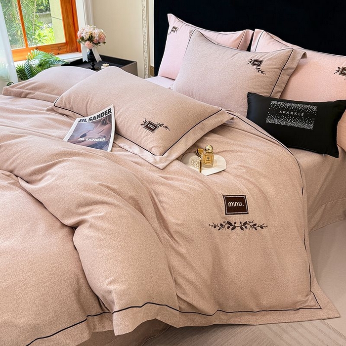 91家纺网 家纺一手货源 找家纺 孑寐家纺 2025新款全棉磨毛刺绣绣花四件套-简爱 简爱-浅咖