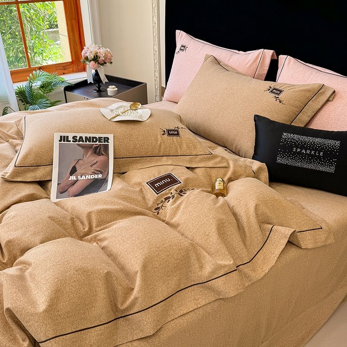 91家纺网 家纺一手货源 找家纺 孑寐家纺 2025新款全棉磨毛刺绣绣花四件套-简爱 简爱-棕色