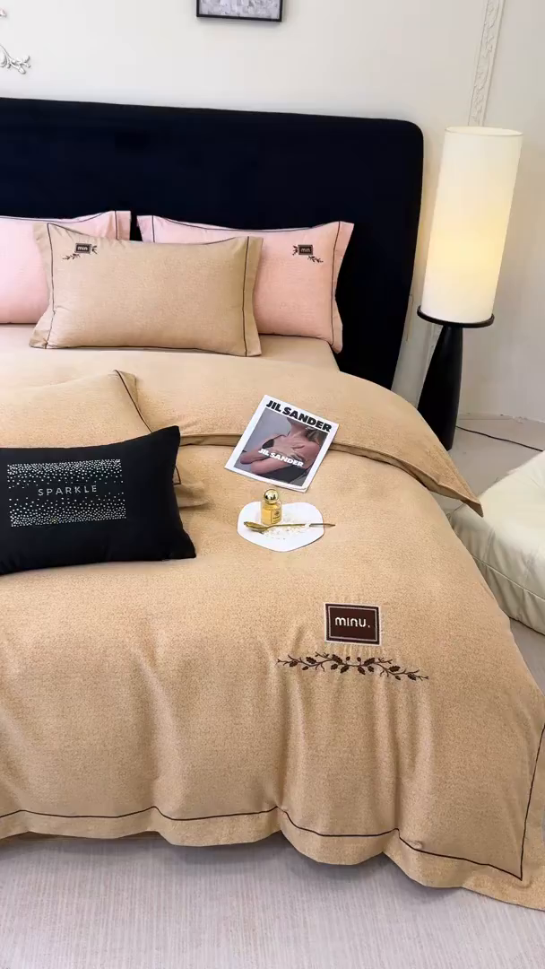 91家纺网 家纺一手货源 找家纺 孑寐家纺 2025新款全棉磨毛刺绣绣花四件套-简爱 简爱-棕色