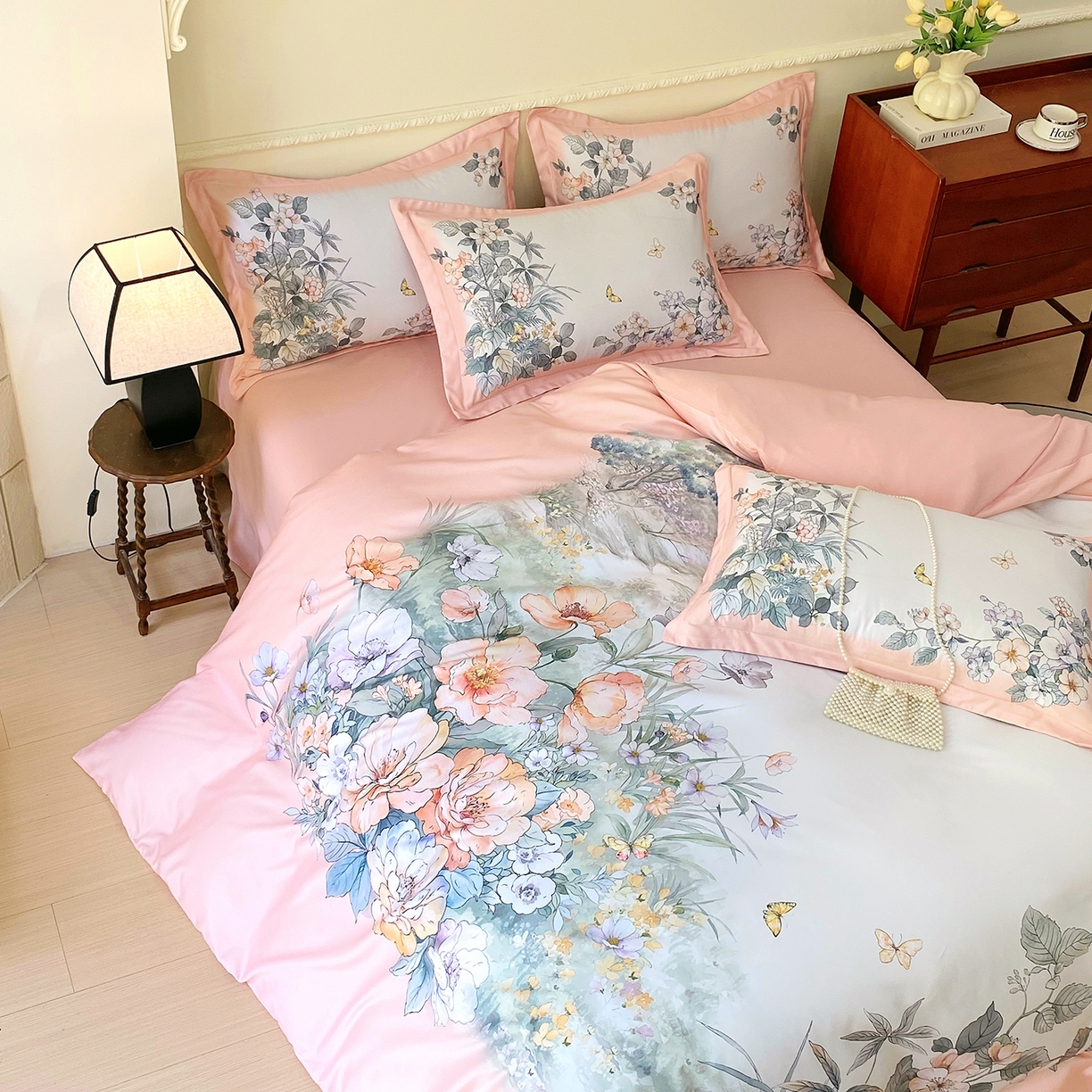 91家纺网 家纺一手货源 找家纺 大麦乐田 2025新款 直播爆款细斜纹磨毛数码印花四件套 仙本娜 粉