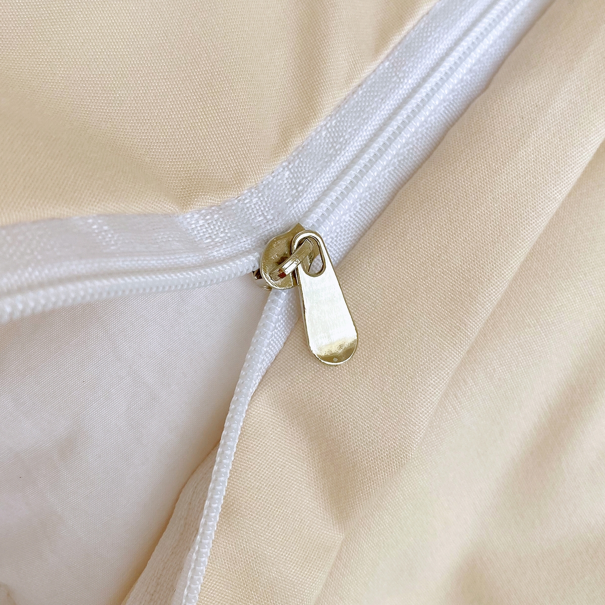 91家纺网 家纺一手货源 找家纺 大麦乐田 2025新款 直播爆款细斜纹磨毛数码印花四件套 月光之梦 卡其