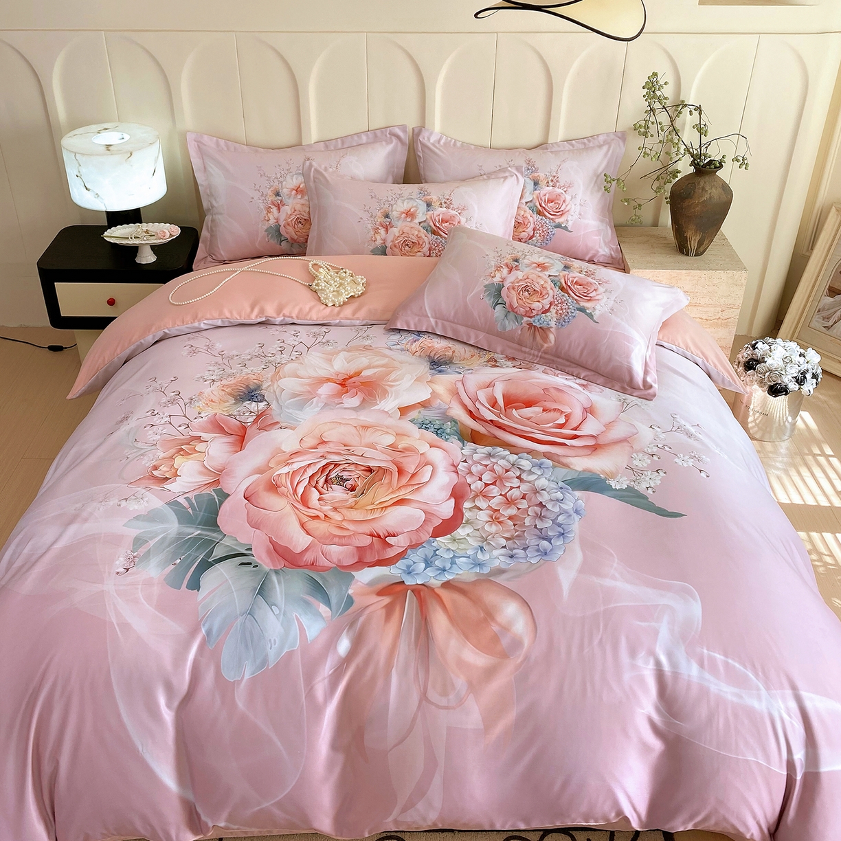 91家纺网 家纺一手货源 找家纺 大麦乐田 2025新款 直播爆款细斜纹磨毛数码印花四件套 月光之梦 粉