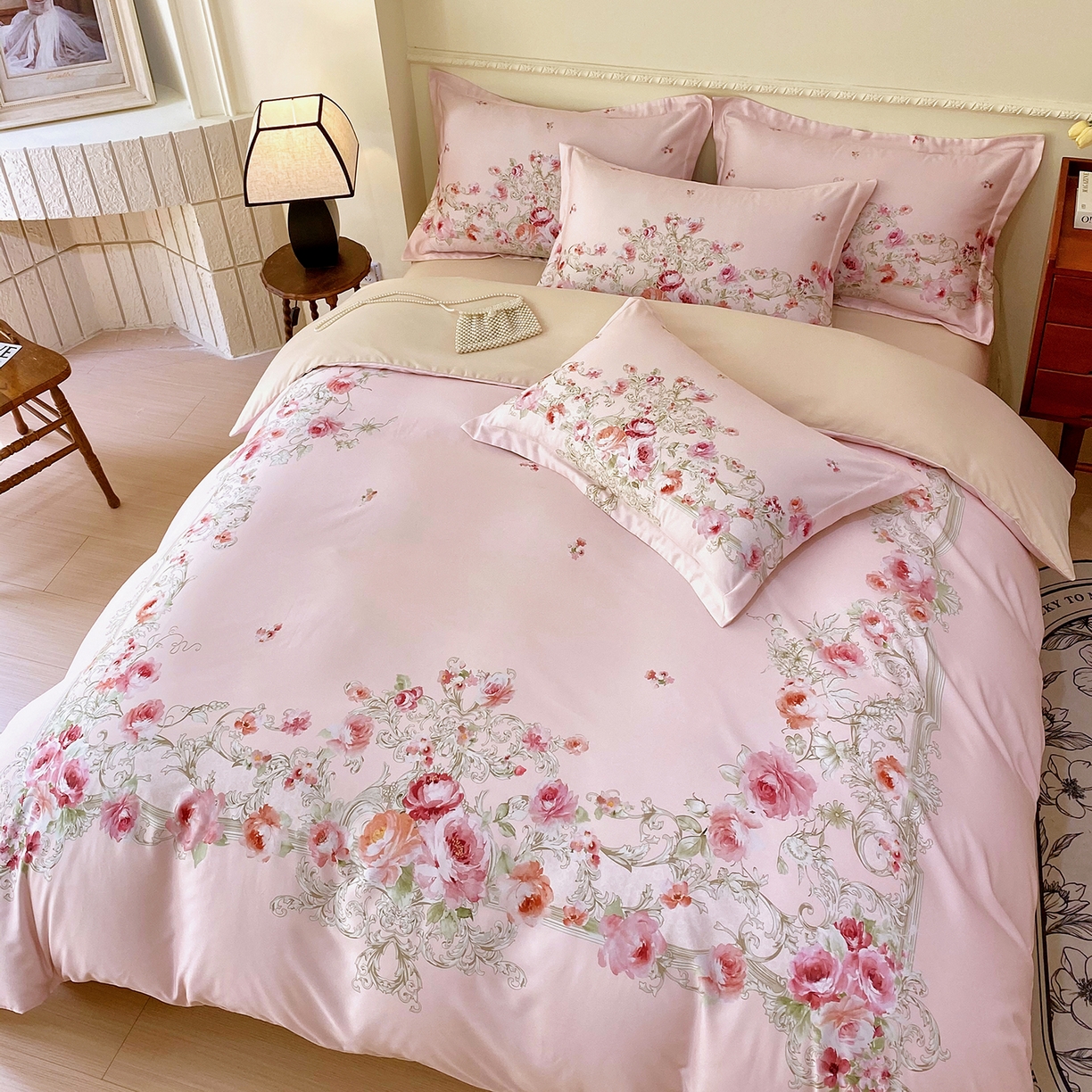 91家纺网 家纺一手货源 找家纺 大麦乐田 2025新款 直播爆款细斜纹磨毛数码印花四件套 诺曼庄园 粉