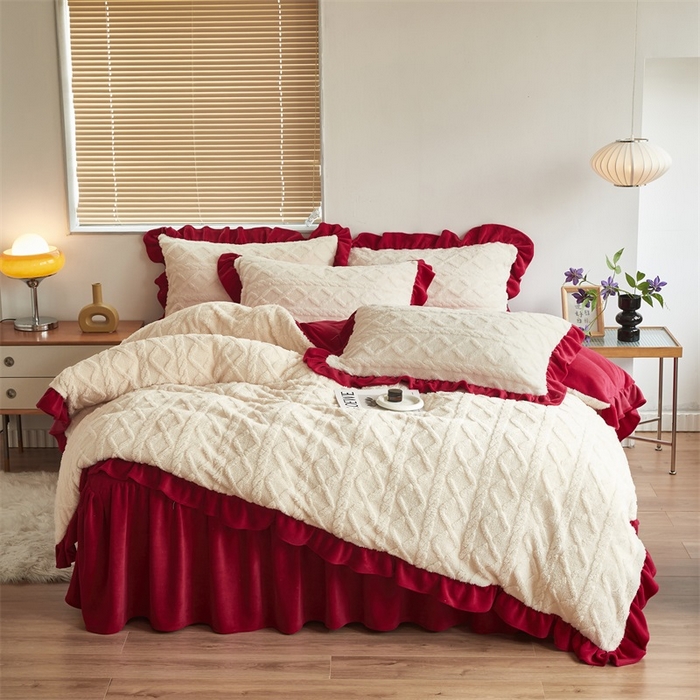 91家纺网 家纺一手货源 找家纺 睡美人 2025新款韩版塔芙绒牛奶绒床单床裙床笠款四件套 依情白+大红色