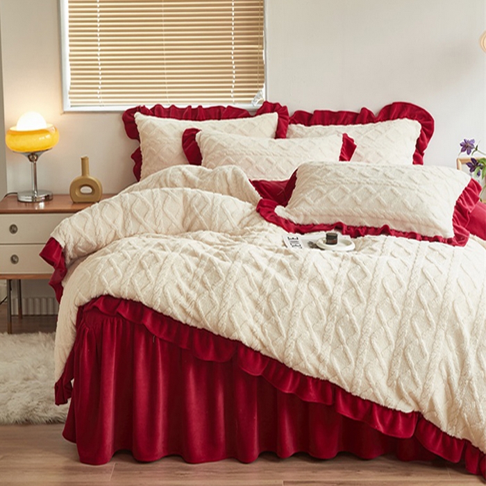 91家纺网 家纺一手货源 找家纺 睡美人 2025新款韩版塔芙绒牛奶绒床单床裙床笠款四件套 依情白+大红色