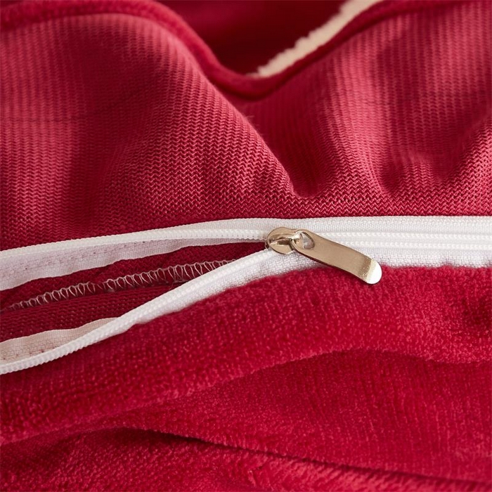 91家纺网 家纺一手货源 找家纺 睡美人 2025新款韩版塔芙绒牛奶绒床单床裙床笠款四件套 依情白+大红色