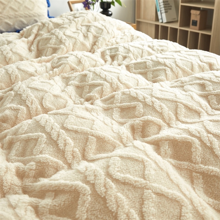 91家纺网 家纺一手货源 找家纺 睡美人 2025新款韩版塔芙绒牛奶绒床单床裙床笠款四件套 依情白+梦幻蓝