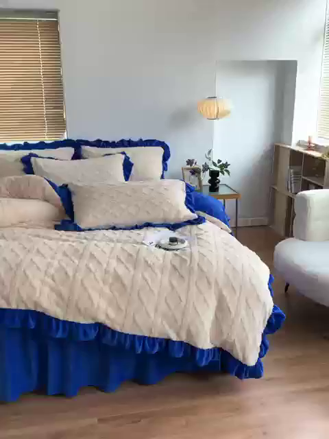 91家纺网 家纺一手货源 找家纺 睡美人 2025新款韩版塔芙绒牛奶绒床单床裙床笠款四件套 依情白+梦幻蓝