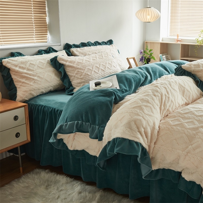 91家纺网 家纺一手货源 找家纺 睡美人 2025新款韩版塔芙绒牛奶绒床单床裙床笠款四件套 依情白+星空蓝