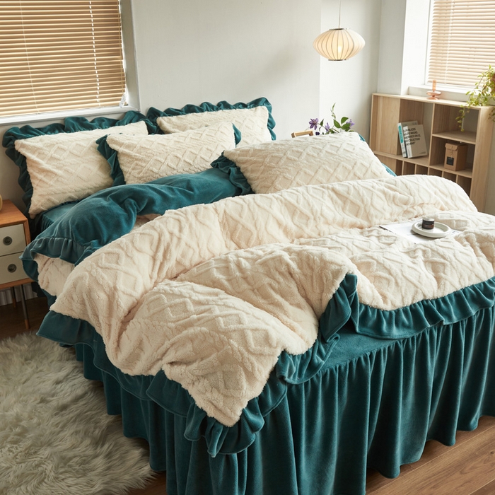 91家纺网 家纺一手货源 找家纺 睡美人 2025新款韩版塔芙绒牛奶绒床单床裙床笠款四件套 依情白+星空蓝