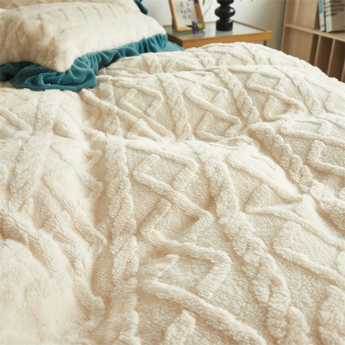 91家纺网 家纺一手货源 找家纺 睡美人 2025新款韩版塔芙绒牛奶绒床单床裙床笠款四件套 依情白+星空蓝