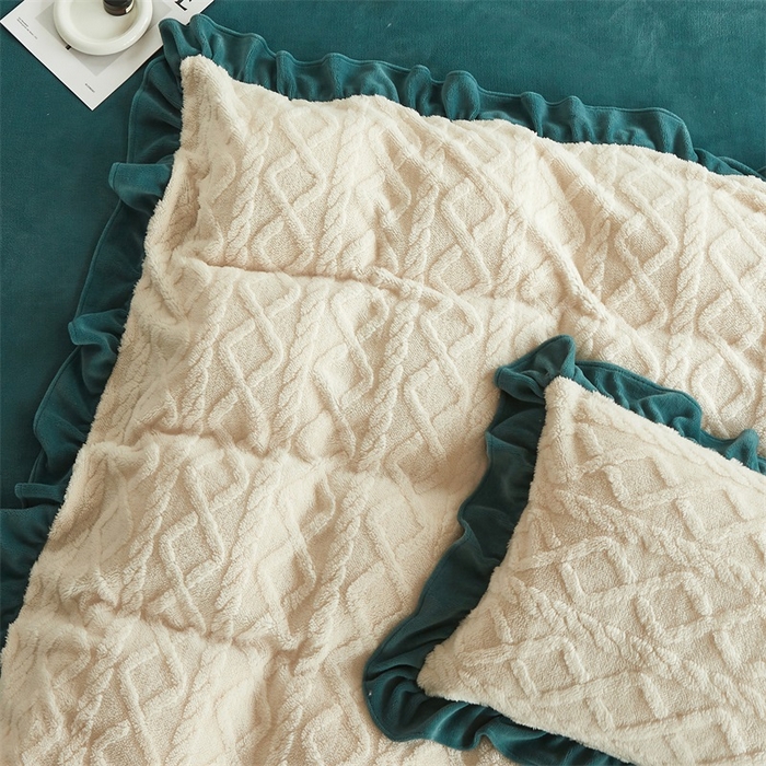 91家纺网 家纺一手货源 找家纺 睡美人 2025新款韩版塔芙绒牛奶绒床单床裙床笠款四件套 依情白+星空蓝