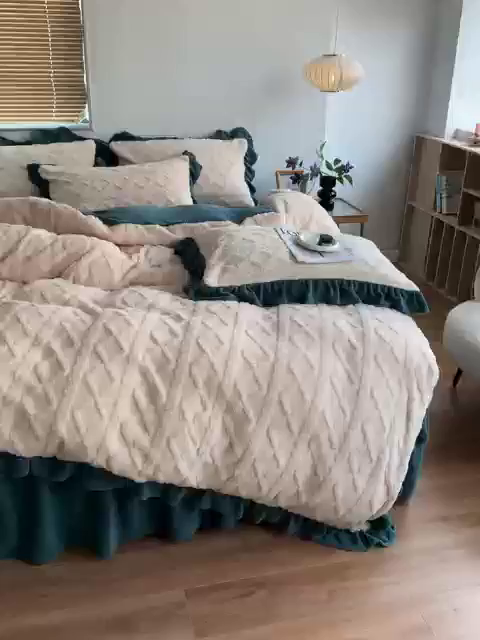 91家纺网 家纺一手货源 找家纺 睡美人 2025新款韩版塔芙绒牛奶绒床单床裙床笠款四件套 依情白+星空蓝