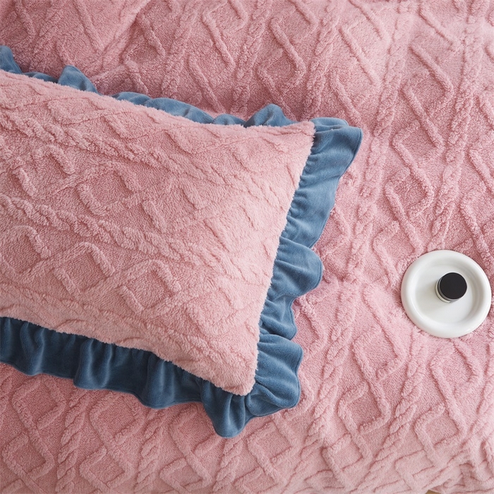 91家纺网 家纺一手货源 找家纺 睡美人 2025新款韩版塔芙绒牛奶绒床单床裙床笠款四件套 依情粉+罗马灰